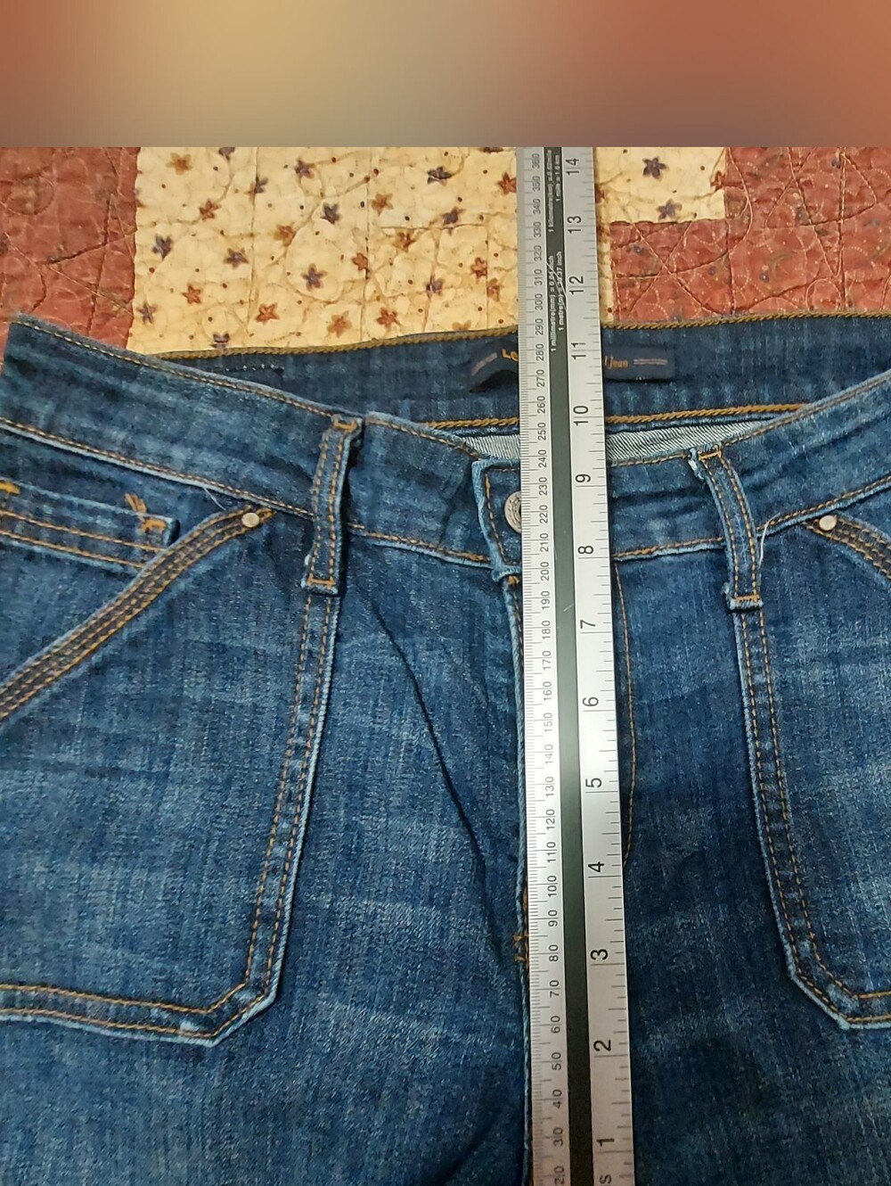 Levi's Woman's Size 8 Zipper Hem Jeans - Picture 8 of 14